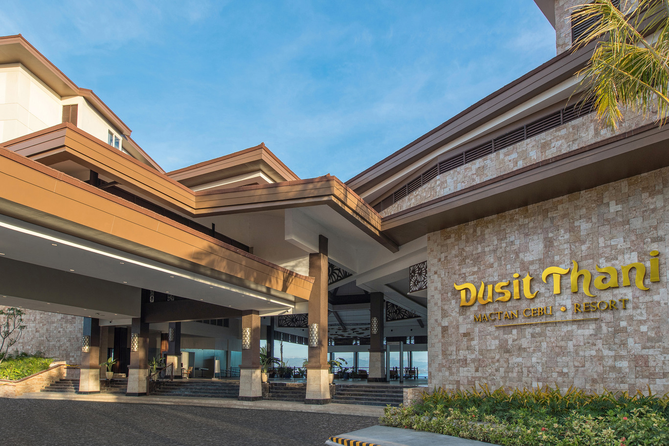 dusit entrance